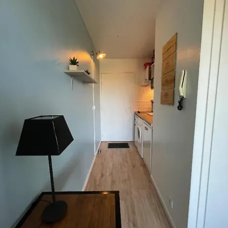 Lägenhet Avec Balcon Tres Sympa A Pied La Rochelle (Charente-Maritime)