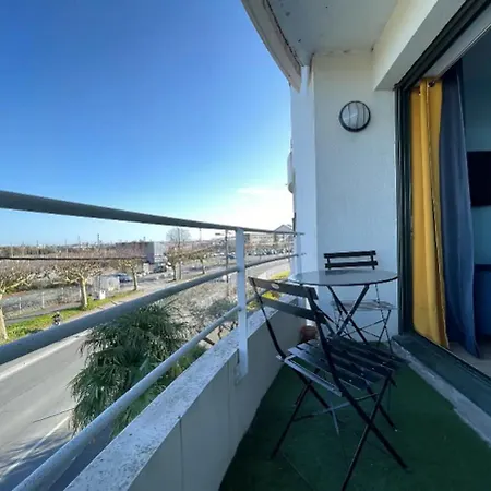 Avec Balcon Tres Sympa A Pied *